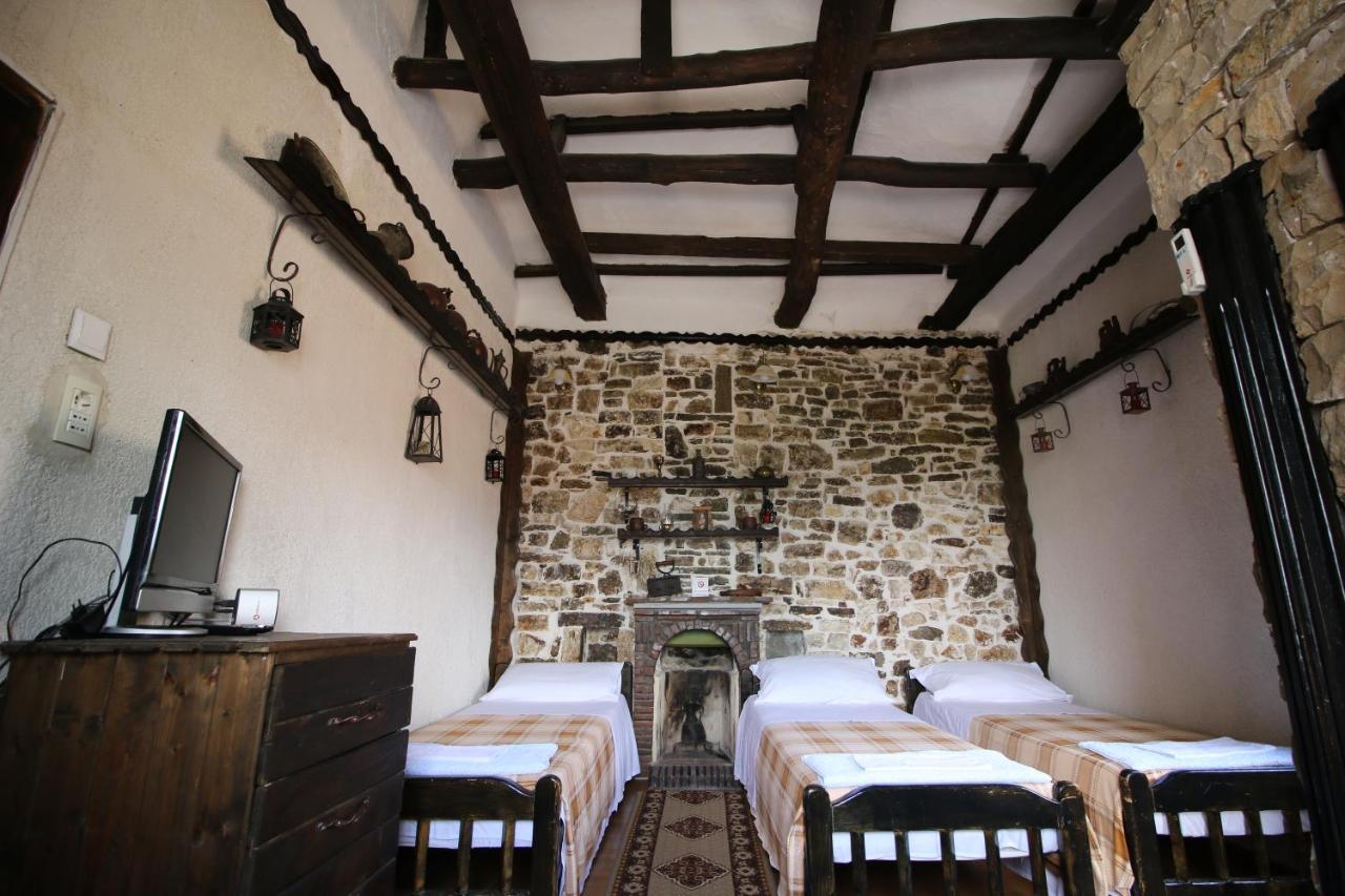 Hotel Nasho Vruho เบราท ภายนอก รูปภาพ
