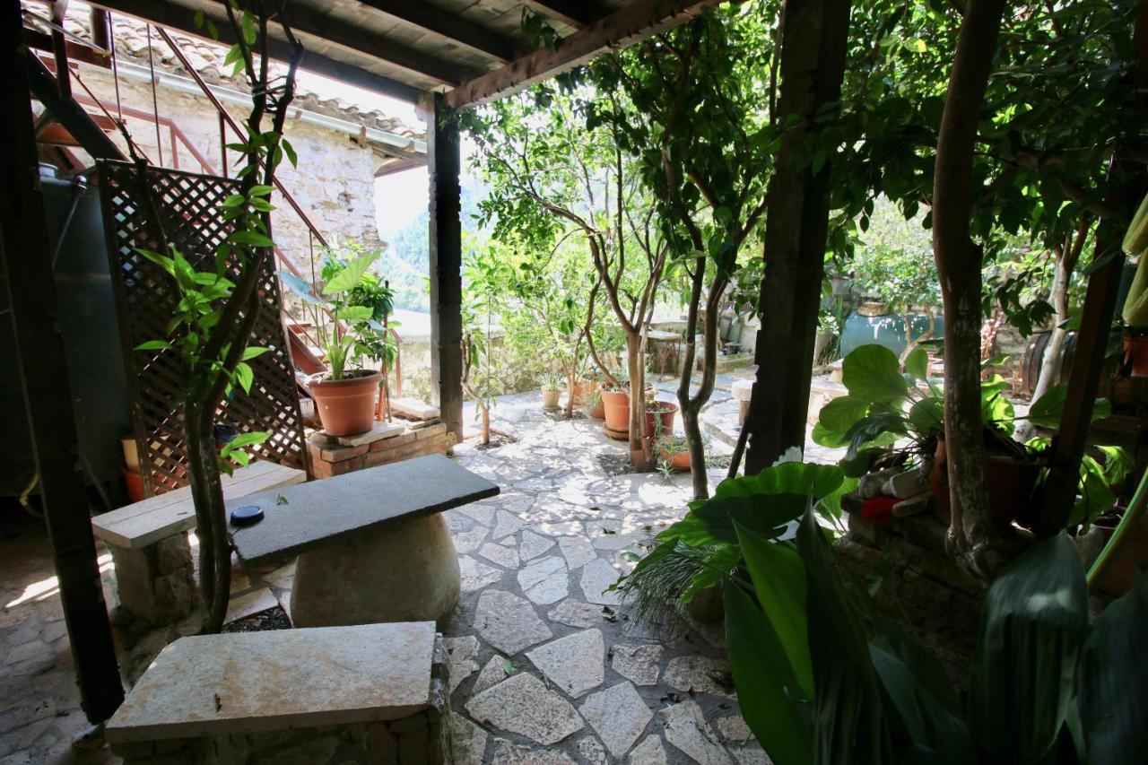 Hotel Nasho Vruho เบราท ภายนอก รูปภาพ